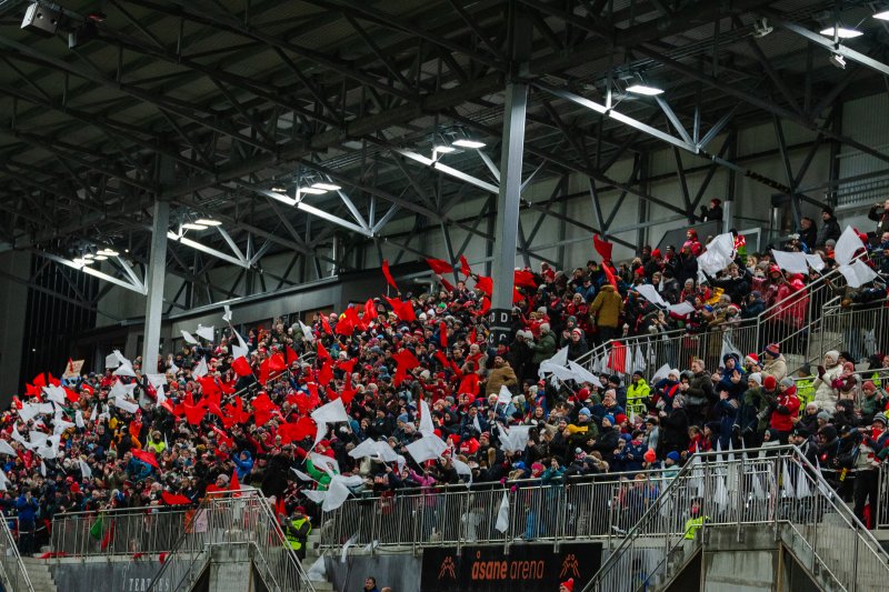 Åsane Arena var fullsatt da Brann tok imot Lyon i returoppgjøret i Champions League-gruppespillet og årets siste kamp 21. desember. Foto: Inga Totland/Brann