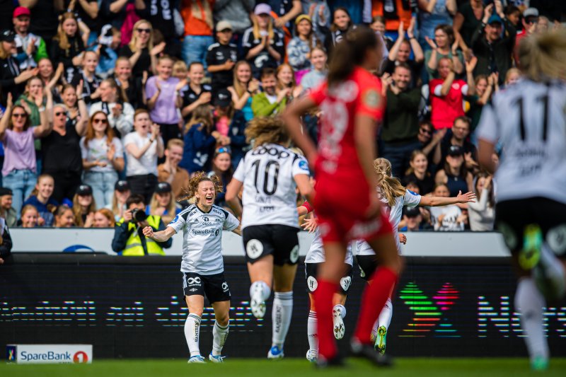 Synne Skinnes Hansen vartet opp med scoring på Lerkendal i storkampen mot Brann. Foto: Marius Simensen/Bildbyrån