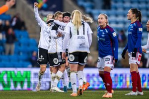 Som i fjorårets cupfinale, var det Rosenborg som kunne juble for seier i toppkampen mot Vålerenga. Foto: Marius Simensen / Bildbyrån