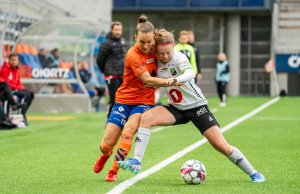 Det er duket for en ny tett duell mellom Hønefoss og AaFK Fortuna. Med seier kan førstnevnte sikre opprykket til Toppserien. Foto: Kristian Moe