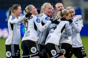 Rosenborg leder serien etter tre kamper. Foto: Marius Simensen / Bildbyrån