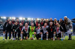 Fjorårets sølvvinner Rosenborg festet grepet om sølvet og Champions League-plass med seier over Brann. Foto: Marius Simensen / Bildbyrån