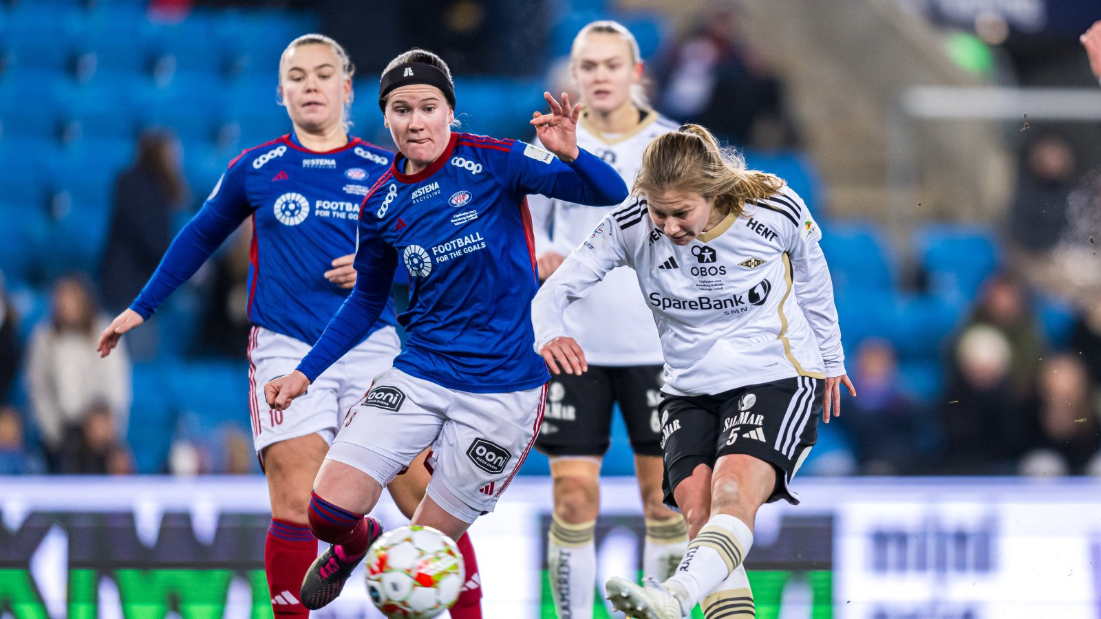 Det er duket for gullduell mellom Rosenborg og Vålerenga denne runden. Foto: Marius Simensen / Bildbyrån