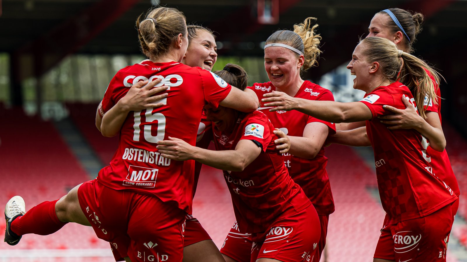 Brann fortsatte kanonformen og vant storkampen mot LSK Kvinner. Bergenserne står nå med seks strake seiere og fosser mot seriesølv og Europa-spill. Foto: Marius Simensen / Bildbyrån