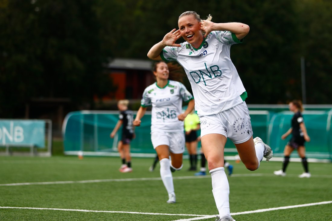 Tiril Haga feirer scoring for Øvrevoll Hosle mot Odd i 1. divisjon forrige sesong. Den kommende sesongen skal hun jakte mål for Kolbotn.