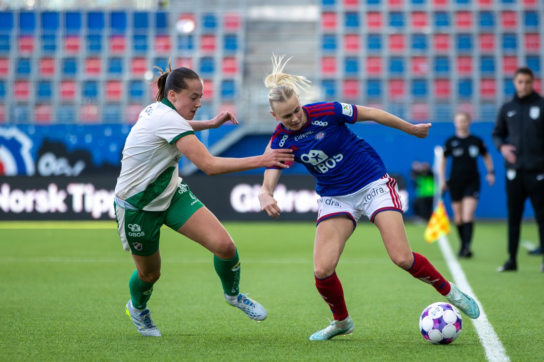 DUELLSTERK: Mille Helland Flø i duell med Karina Sævik tidligere i sesongen. Foto: Odd Sindre Tonning / TFK