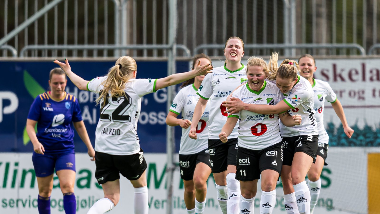 Får Hønefoss mer å juble for i helgen når serieleder AaFK Fortuna kommer på besøk? Foto: Marius Simensen / Bildbyrån