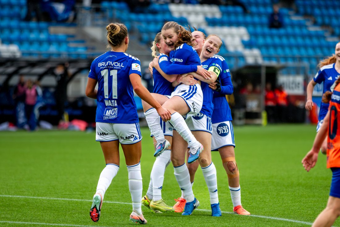 DIAMANT: Sigrid Gamst feirer sin scoring mot Aalesund i forrige møte. Foto: Odd Sindre Tonning / TFK