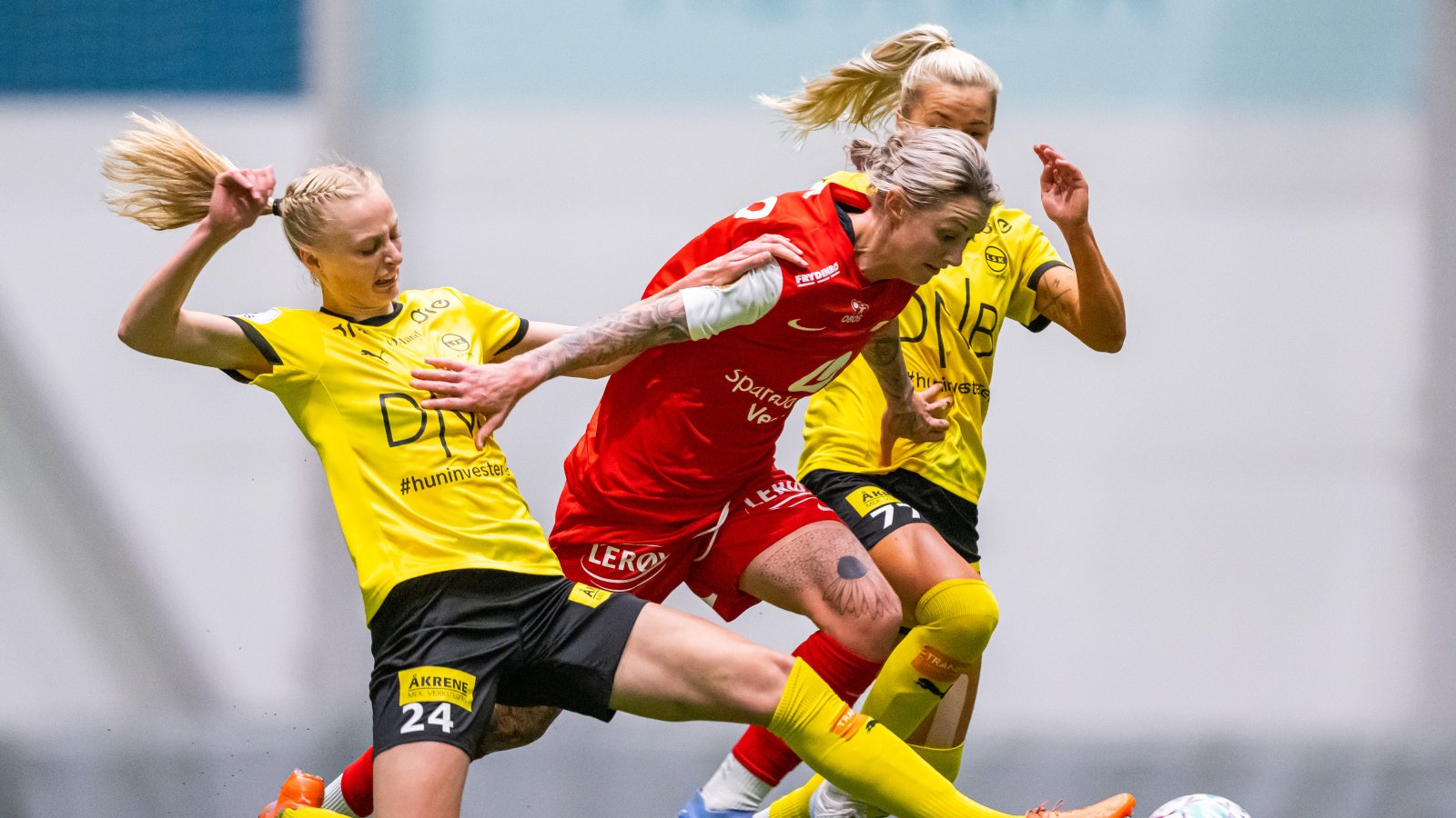 LSK Kvinner og Brann møtes til storkamp i LSK-hallen i første serierunde. Foto: Vegard Grøtt / Bildbyrån