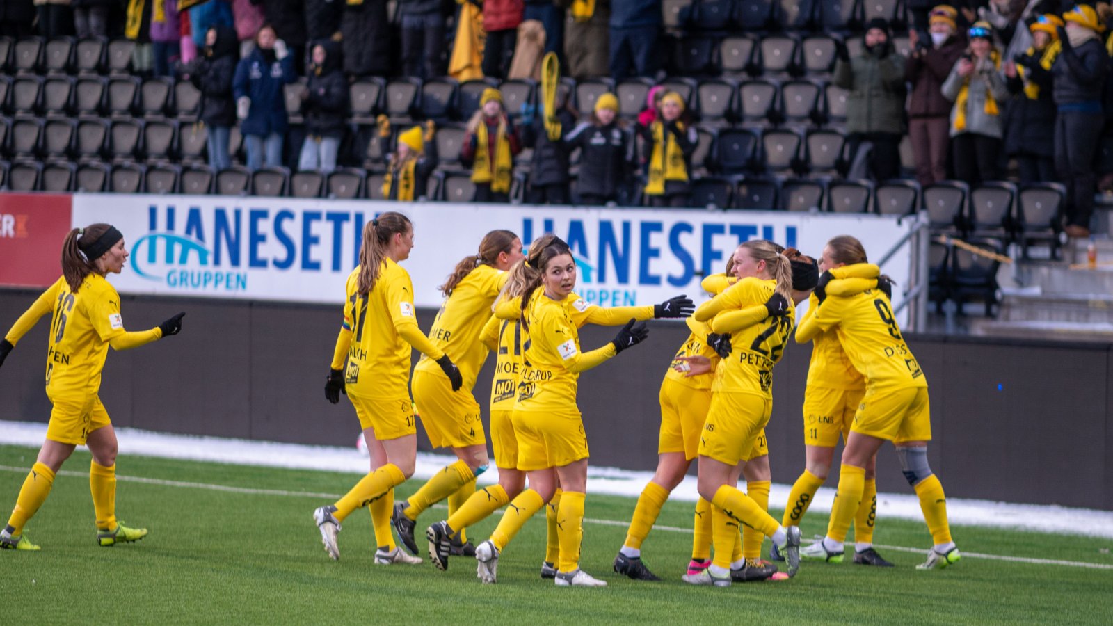 Bodø/Glimt jakter opprykk og er á poeng med AaFK Fortuna. Denne runden møtes lagene til et svært viktig oppgjør. Foto: Kent Even Grundstad